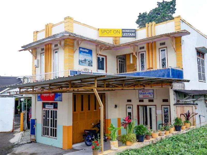 Spot On 2112 Homestay Lestari Dieng Syariah Diyeng Exterior photo