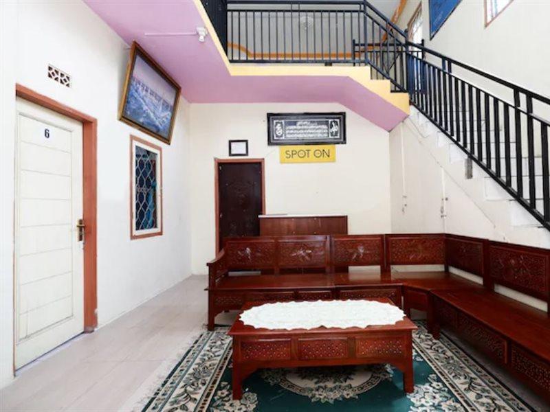Spot On 2112 Homestay Lestari Dieng Syariah Diyeng Exterior photo